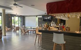 Wonderful Mont Choisy Flat, Huge Lagoon Pool